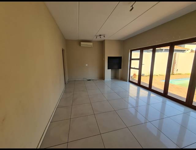 3 BEDROOM HOUSE FOR SALE IN VANDERBIJLPARK SE 8